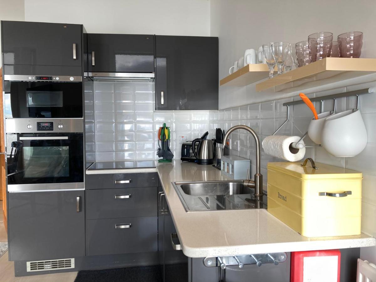 Marine Terrace Apartments Крикийт Екстериор снимка