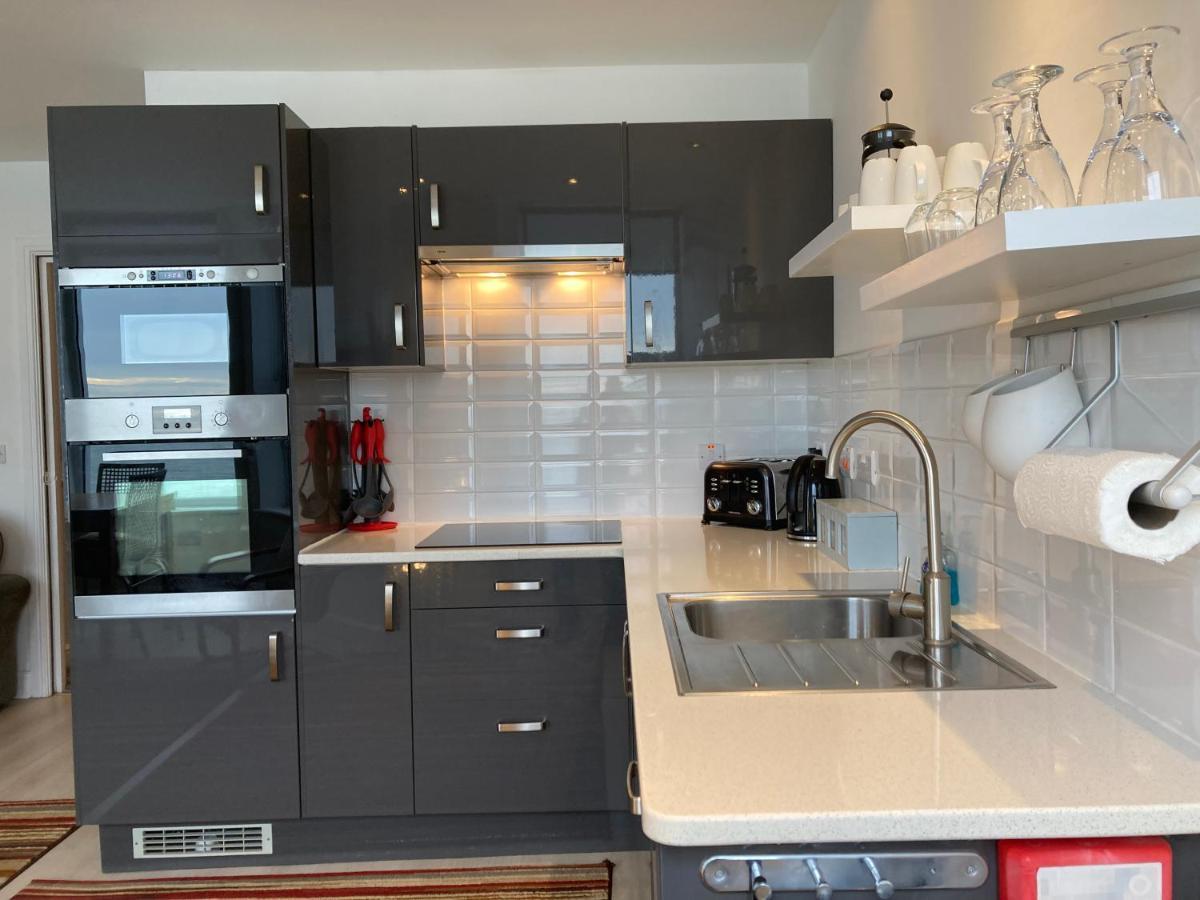 Marine Terrace Apartments Крикийт Екстериор снимка