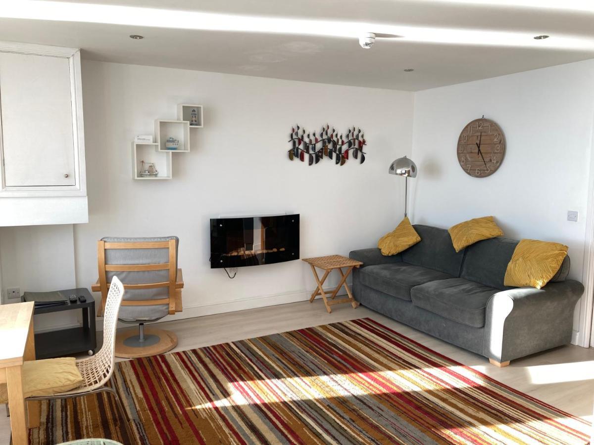 Marine Terrace Apartments Крикийт Екстериор снимка
