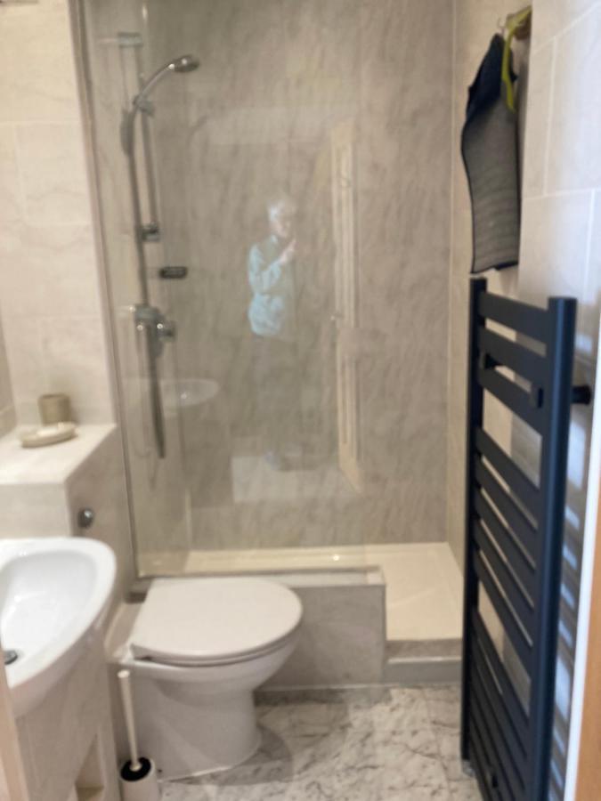 Marine Terrace Apartments Крикийт Екстериор снимка