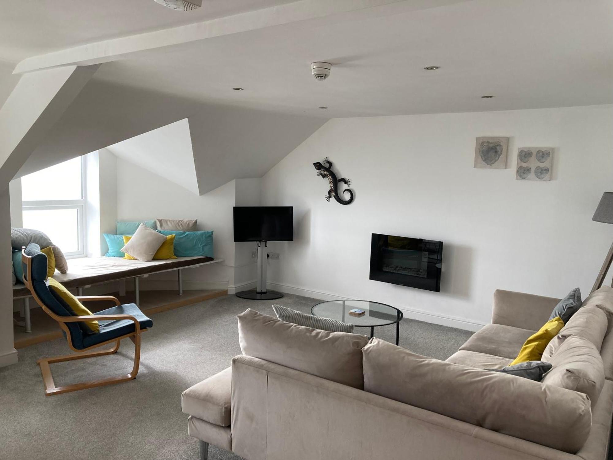 Marine Terrace Apartments Крикийт Екстериор снимка