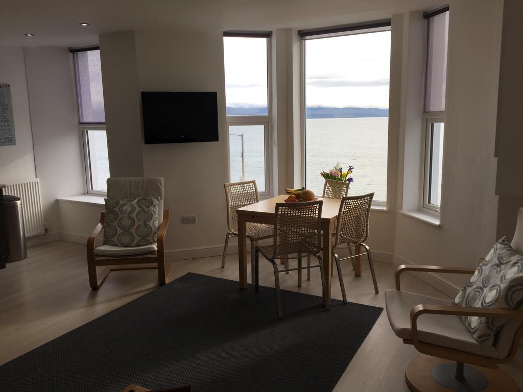 Marine Terrace Apartments Крикийт Екстериор снимка