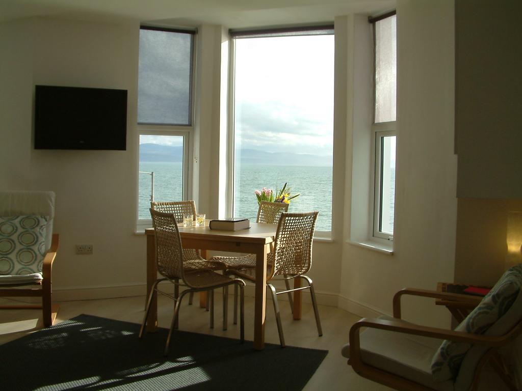 Marine Terrace Apartments Крикийт Екстериор снимка