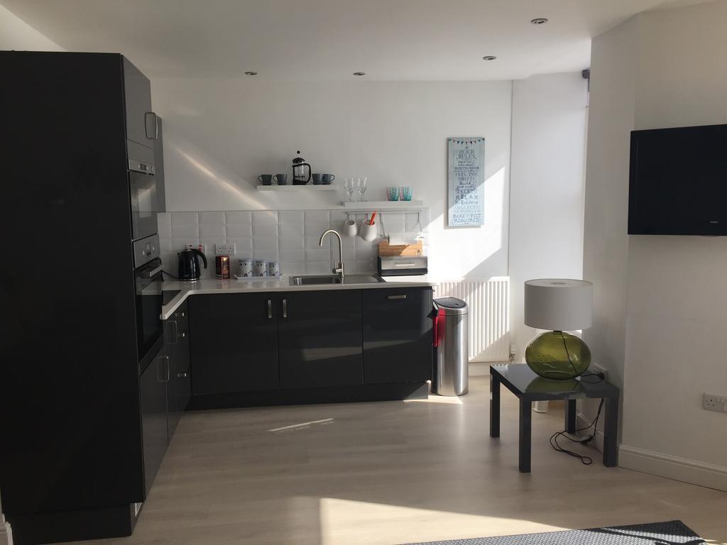 Marine Terrace Apartments Крикийт Екстериор снимка